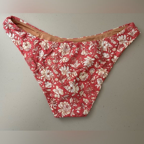 J.Crew Curved Waist Cheeky Bikini Bottom in Tossed Floral Size Large Pink - Picture 7 of 8